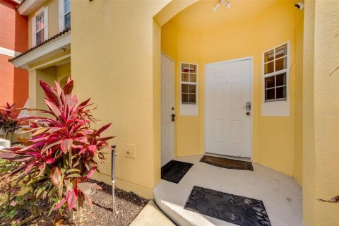 Townhouse in Kissimmee, Florida 3 bedrooms, 119.94 sq.m. № 1139923 - photo 3