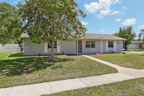 Villa ou maison à vendre à Lauderhill, Floride: 2 chambres, 149.39 m2 № 1236007 - photo 8