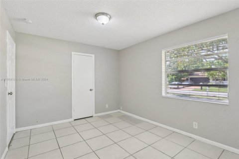 Villa ou maison à vendre à Lauderhill, Floride: 2 chambres, 149.39 m2 № 1236007 - photo 27