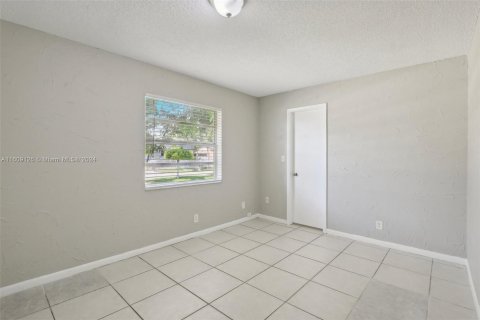 Villa ou maison à vendre à Lauderhill, Floride: 2 chambres, 149.39 m2 № 1236007 - photo 26