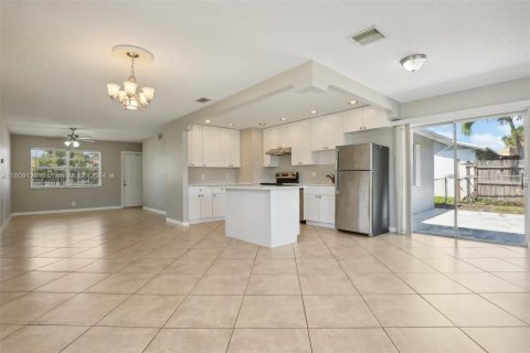 Villa ou maison à vendre à Lauderhill, Floride: 2 chambres, 149.39 m2 № 1236007 - photo 5