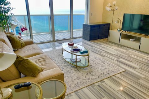 Copropriété à vendre à Hallandale Beach, Floride: 1 chambre, 78.41 m2 № 1305357 - photo 1