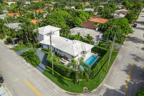 Casa en venta en Surfside, Florida, 4 dormitorios, 240.99 m2 № 853922 - foto 6