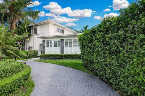 Villa ou maison à vendre à Surfside, Floride: 4 chambres, 240.99 m2 № 853922 - photo 28