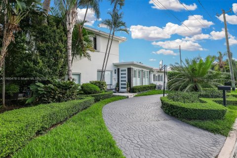 Casa en venta en Surfside, Florida, 4 dormitorios, 240.99 m2 № 853922 - foto 26