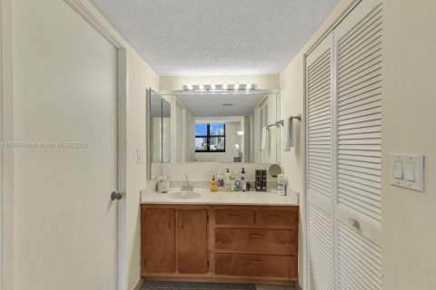 Condo in Sunny Isles Beach, Florida, 1 bedroom  № 1119337 - photo 7