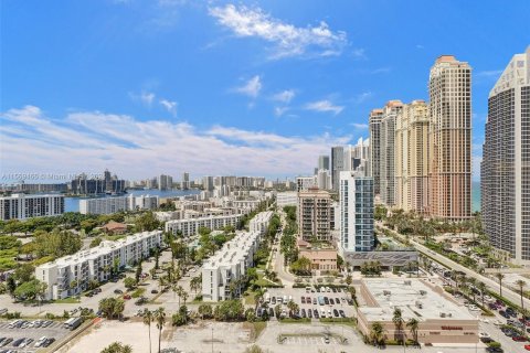 Condo in Sunny Isles Beach, Florida, 1 bedroom  № 1119337 - photo 22