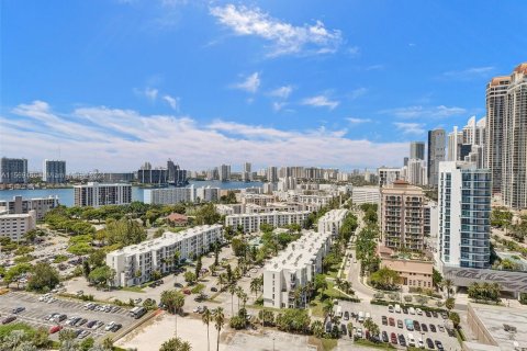 Condo in Sunny Isles Beach, Florida, 1 bedroom  № 1119337 - photo 24