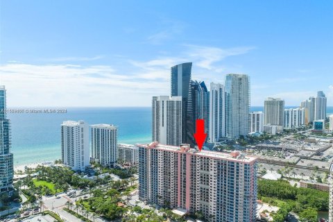 Condo in Sunny Isles Beach, Florida, 1 bedroom  № 1119337 - photo 3