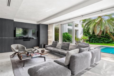 Casa en venta en Miami, Florida, 5 dormitorios, 313.92 m2 № 1409133 - foto 26