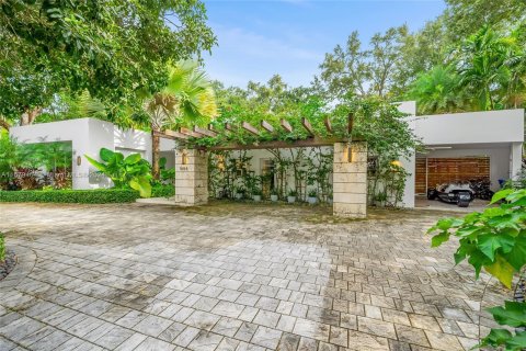 Casa en venta en Miami, Florida, 5 dormitorios, 313.92 m2 № 1409133 - foto 8