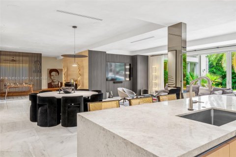 Casa en venta en Miami, Florida, 5 dormitorios, 313.92 m2 № 1409133 - foto 21