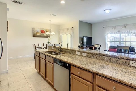 Townhouse in Kissimmee, Florida 4 bedrooms, 176.7 sq.m. № 229197 - photo 13