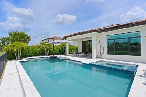 Villa ou maison à vendre à Boynton Beach, Floride: 4 chambres, 302.12 m2 № 860896 - photo 13