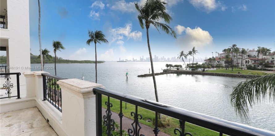 Condo in Miami Beach, Florida, 3 bedrooms  № 1332212