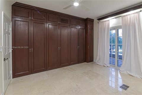 Condo in Miami Beach, Florida, 3 bedrooms  № 1332212 - photo 27