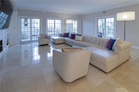 Condo in Miami Beach, Florida, 3 bedrooms  № 1332212 - photo 19