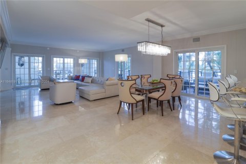 Condo in Miami Beach, Florida, 3 bedrooms  № 1332212 - photo 17