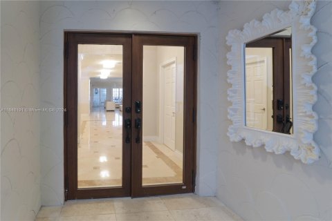 Condo in Miami Beach, Florida, 3 bedrooms  № 1332212 - photo 3