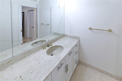 Condo in Miami Beach, Florida, 3 bedrooms  № 1332212 - photo 21