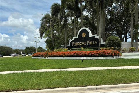 Casa en venta en Pembroke Pines, Florida, 4 dormitorios, 322.74 m2 № 1332254 - foto 23