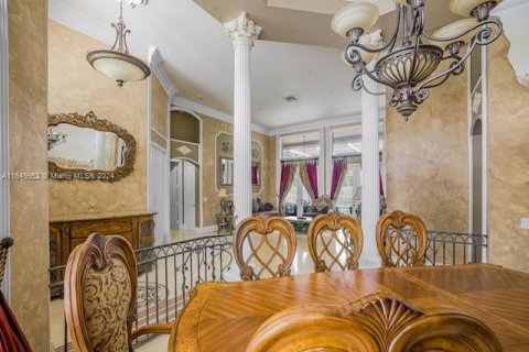 Villa ou maison à vendre à Pembroke Pines, Floride: 4 chambres, 322.74 m2 № 1332254 - photo 3