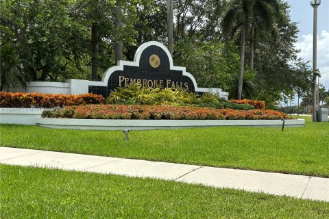 Villa ou maison à vendre à Pembroke Pines, Floride: 4 chambres, 322.74 m2 № 1332254 - photo 21