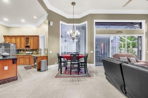 Villa ou maison à vendre à Pembroke Pines, Floride: 4 chambres, 322.74 m2 № 1332254 - photo 12