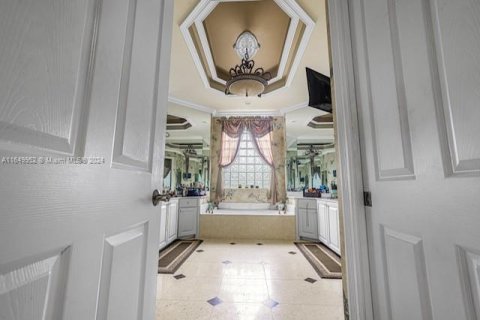 Villa ou maison à vendre à Pembroke Pines, Floride: 4 chambres, 322.74 m2 № 1332254 - photo 10