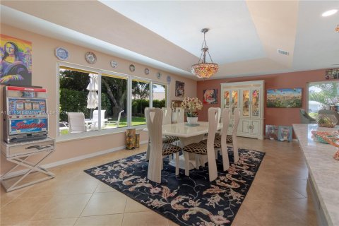 House in Naples, Florida 3 bedrooms, 247.31 sq.m. № 1232792 - photo 16