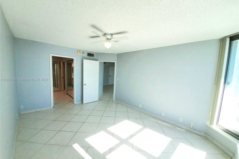 Copropriété à vendre à Aventura, Floride: 2 chambres, 109.72 m2 № 1355421 - photo 15