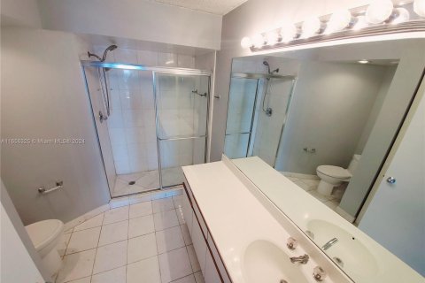 Copropriété à vendre à Aventura, Floride: 2 chambres, 109.72 m2 № 1355421 - photo 20