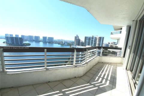 Condominio en venta en Aventura, Florida, 2 dormitorios, 109.72 m2 № 1355421 - foto 9