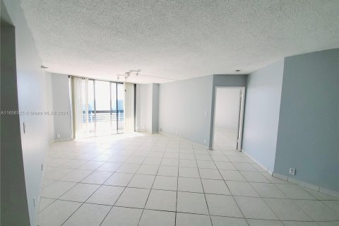 Copropriété à vendre à Aventura, Floride: 2 chambres, 109.72 m2 № 1355421 - photo 10