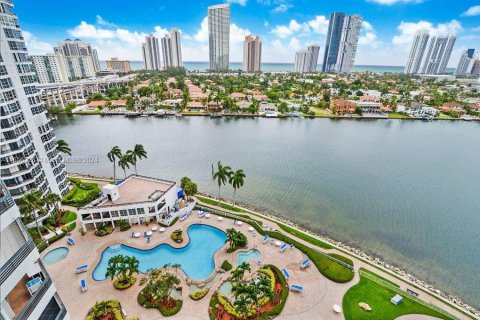 Copropriété à vendre à Aventura, Floride: 2 chambres, 109.72 m2 № 1355421 - photo 1