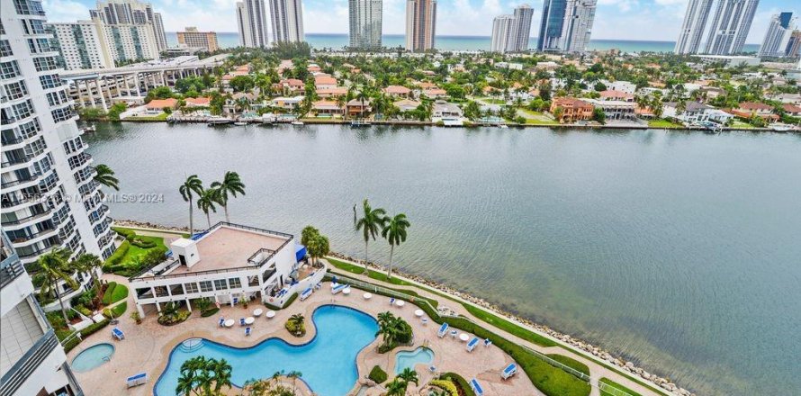 Condo in Aventura, Florida, 2 bedrooms  № 1355421