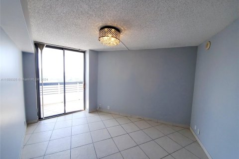 Copropriété à vendre à Aventura, Floride: 2 chambres, 109.72 m2 № 1355421 - photo 25