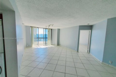 Condo in Aventura, Florida, 2 bedrooms  № 1355421 - photo 8