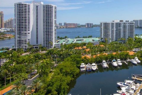 Condominio en venta en Aventura, Florida, 2 dormitorios, 109.72 m2 № 1355421 - foto 26