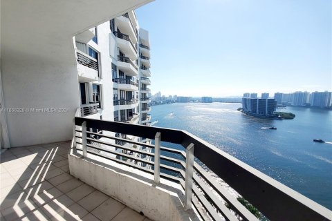 Condominio en venta en Aventura, Florida, 2 dormitorios, 109.72 m2 № 1355421 - foto 3