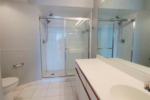 Condo in Aventura, Florida, 2 bedrooms  № 1355421 - photo 19