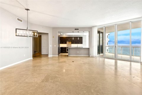 Condo in Riviera Beach, Florida, 3 bedrooms  № 1355422 - photo 9