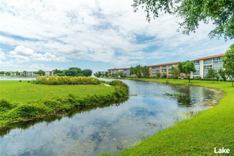 Copropriété à vendre à Coconut Creek, Floride: 2 chambres, 93.09 m2 № 1188294 - photo 4