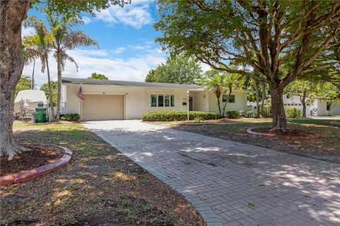 Villa ou maison à vendre à Palmetto Bay, Floride: 3 chambres, 176.51 m2 № 1188262 - photo 4