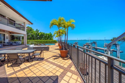 House in Miami Beach, Florida 6 bedrooms, 444.44 sq.m. № 1188331 - photo 22