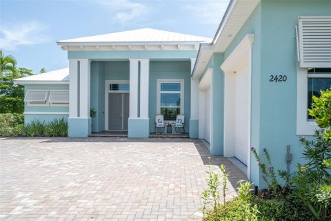 House in Vero Beach, Florida 3 bedrooms, 276.38 sq.m. № 982746 - photo 3