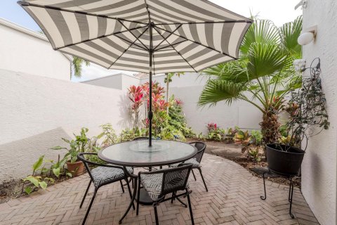 Casa en venta en West Palm Beach, Florida, 2 dormitorios, 144.74 m2 № 1014219 - foto 1