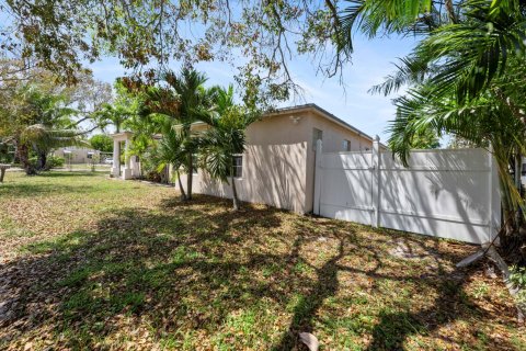 House in West Palm Beach, Florida 3 bedrooms, 157.38 sq.m. № 1139160 - photo 3