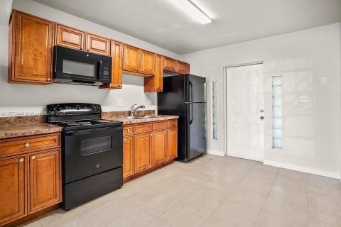 Casa en venta en Fort Lauderdale, Florida, 3 dormitorios, 86.96 m2 № 1138691 - foto 2