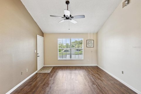 Condo in New Port Richey, Florida, 2 bedrooms  № 1324951 - photo 3